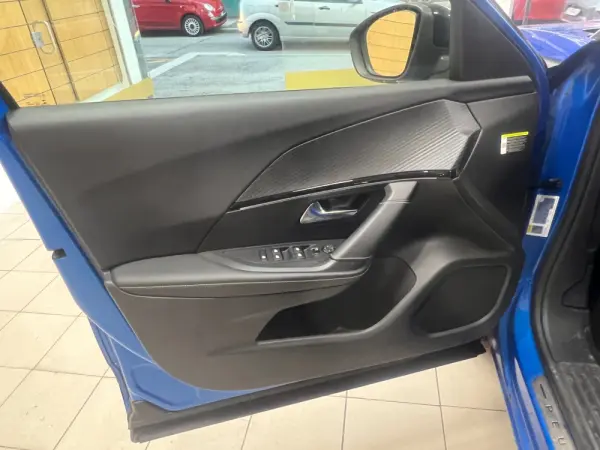 Peugeot e-2008 50 kWh GT Line 9