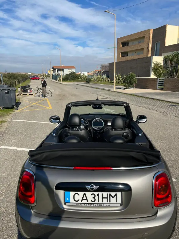 MINI Cabrio Cooper D 9