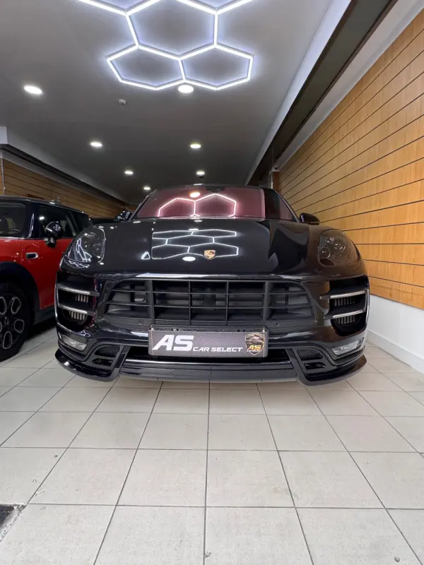 Porsche Macan Turbo Performance Package 5