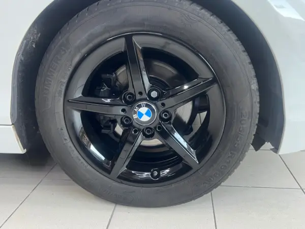 BMW 116 d EfficientDynamics 5