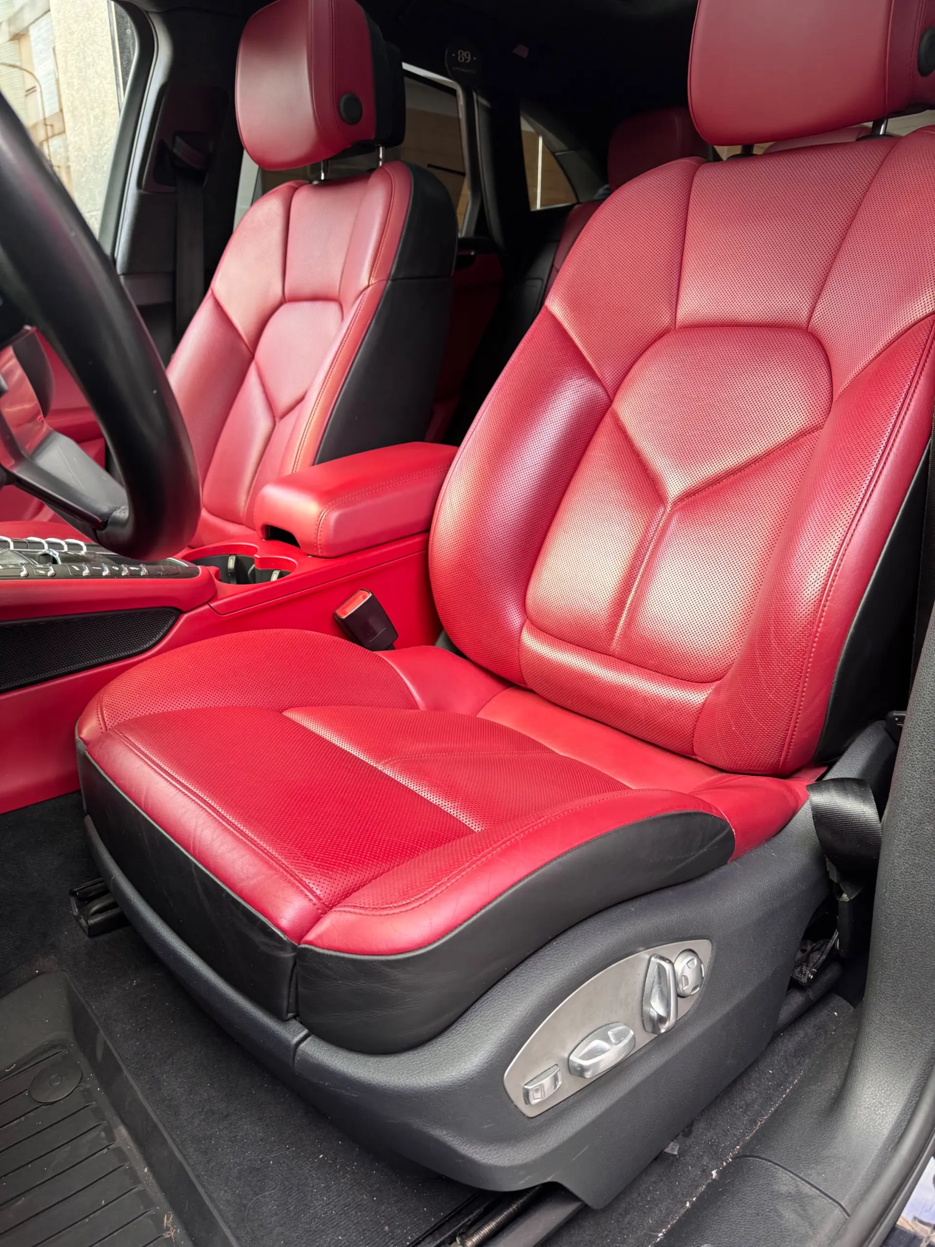 Porsche Macan Turbo Performance Package 17