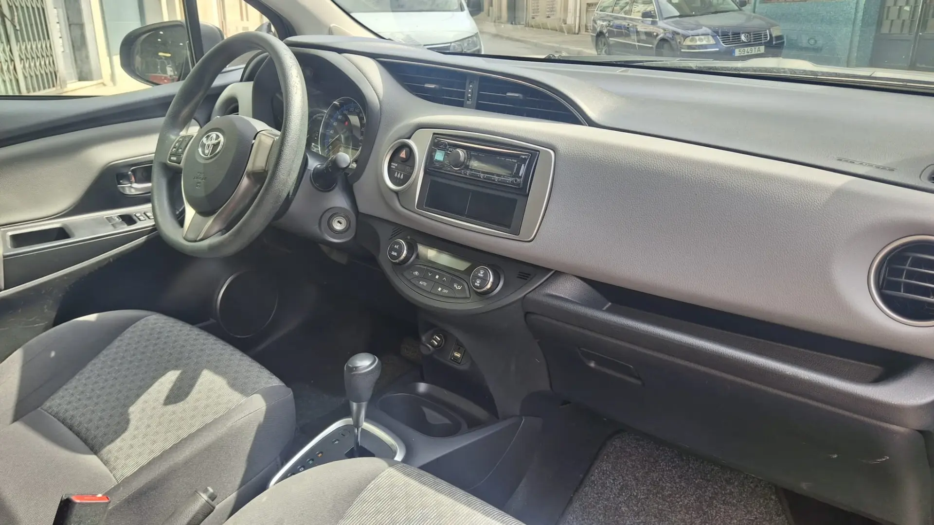 Toyota Yaris 1.5 HSD Exclusive+P.Luxury 10