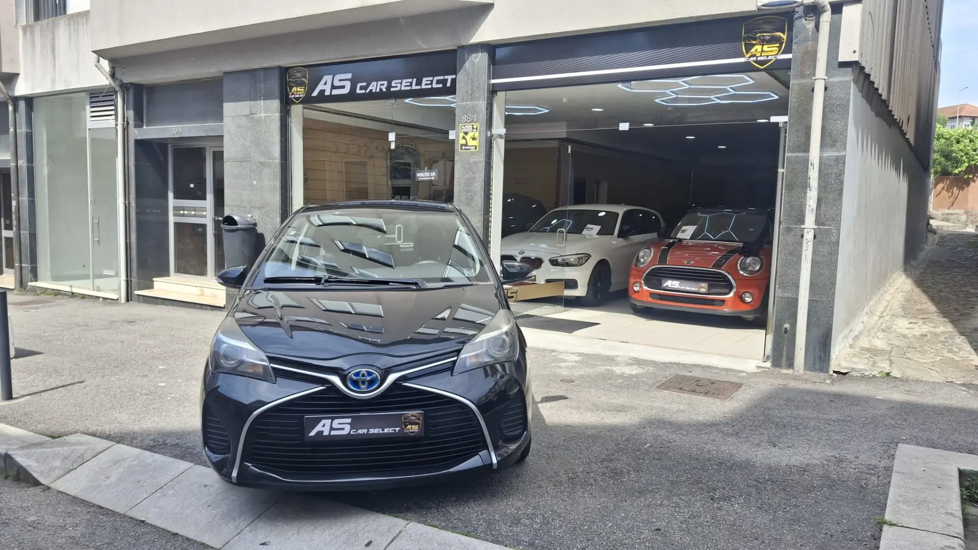 Toyota Yaris 1.5 HSD Exclusive+P.Luxury 2