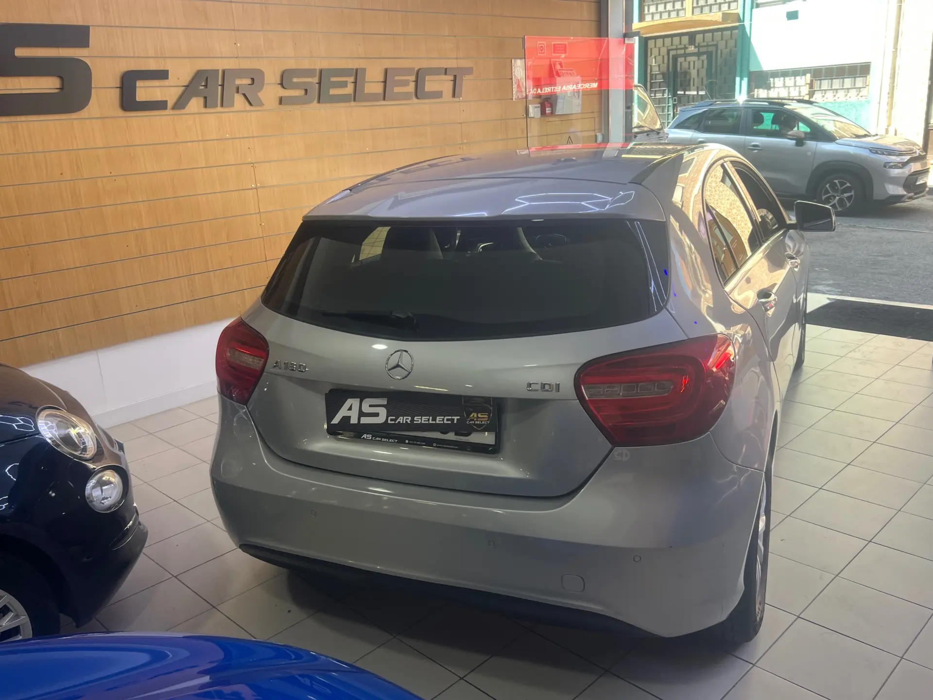 Mercedes-Benz A 180 d Urban 4