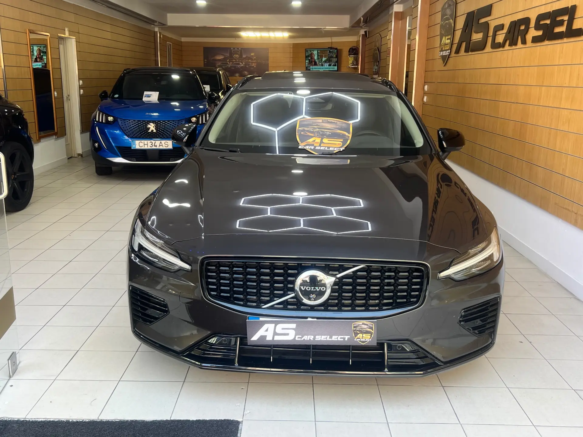 Volvo V60 2.0 T8 AWD TE Plus Dark 12