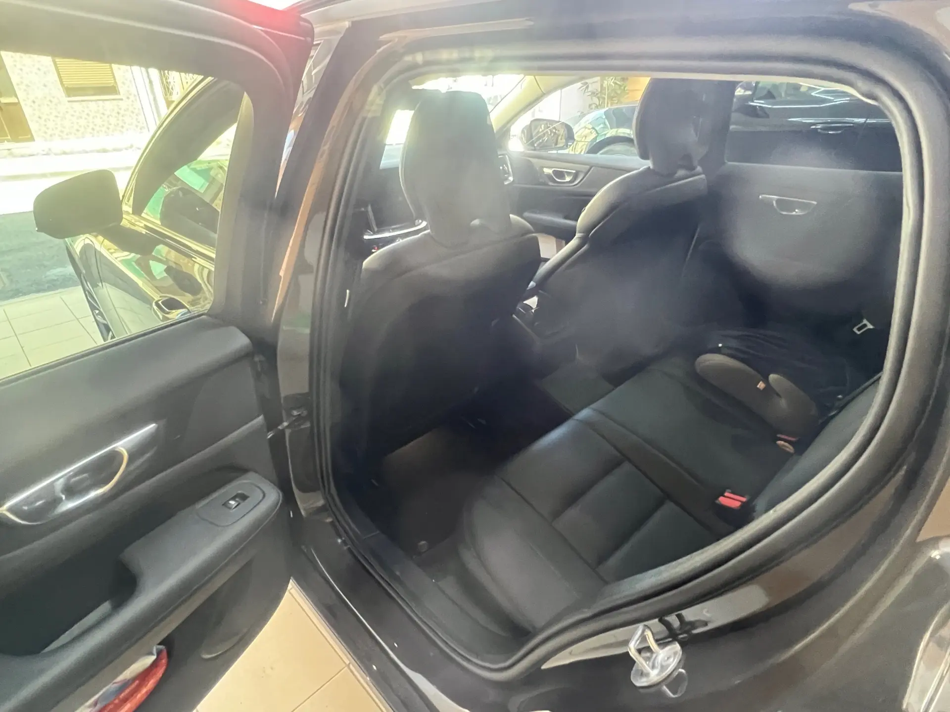 Volvo V60 2.0 T8 AWD TE Plus Dark 4