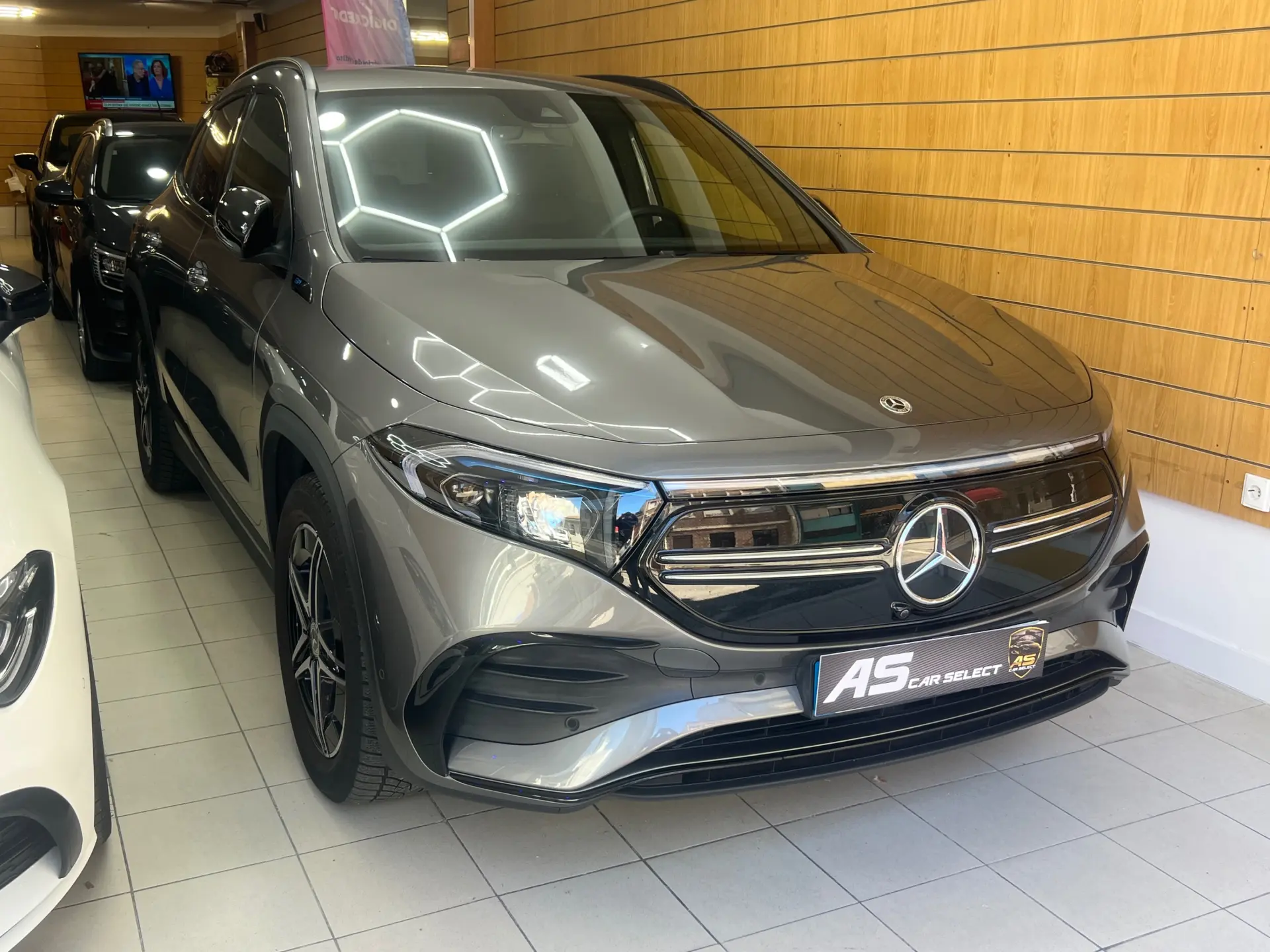 Mercedes-Benz EQA 300 4Matic AMG Line 1