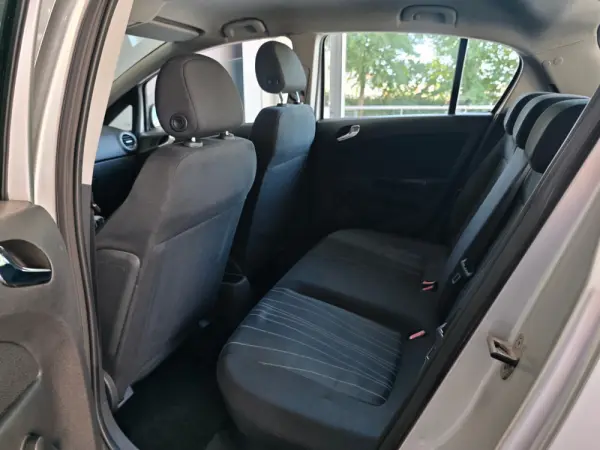 Opel Corsa 1.2 Enjoy 31