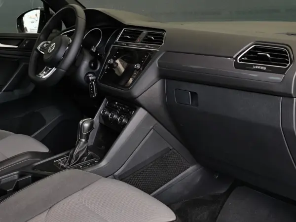 Volkswagen Tiguan 1.5 TSI R-Line DSG 51