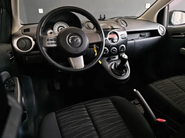 Mazda 2 1.3 MZR Comfort 27