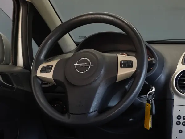 Opel Corsa 1.2 Enjoy 38