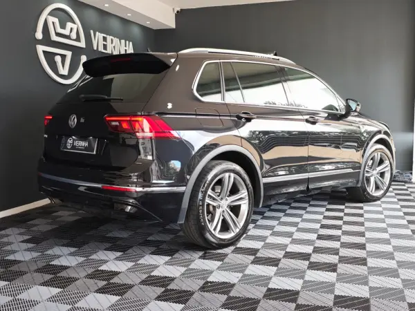 Volkswagen Tiguan 1.5 TSI R-Line DSG 25