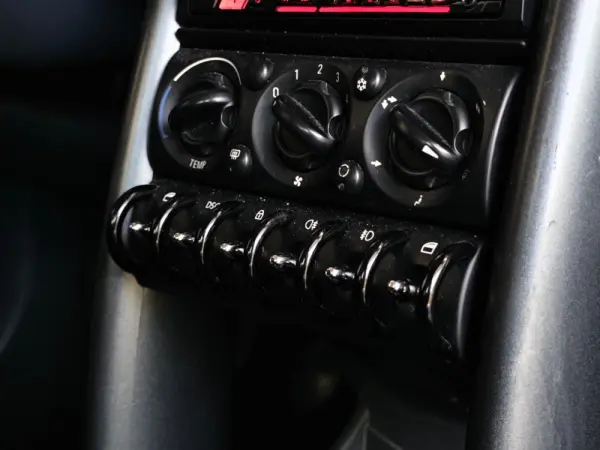 MINI 3 Portas ONE 41