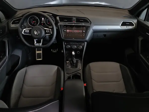 Volkswagen Tiguan 1.5 TSI R-Line DSG 48