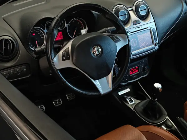 Alfa Romeo MiTo Distinctive 32