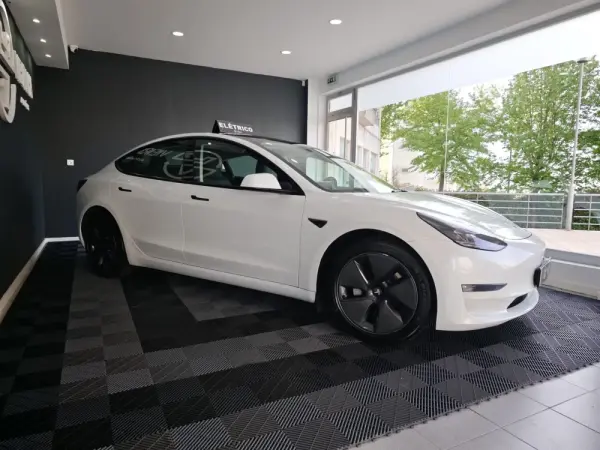 Tesla Model 3 Long Range Tração Integral 12
