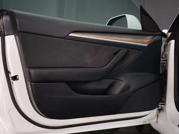 Tesla Model 3 Long Range Tração Integral 22