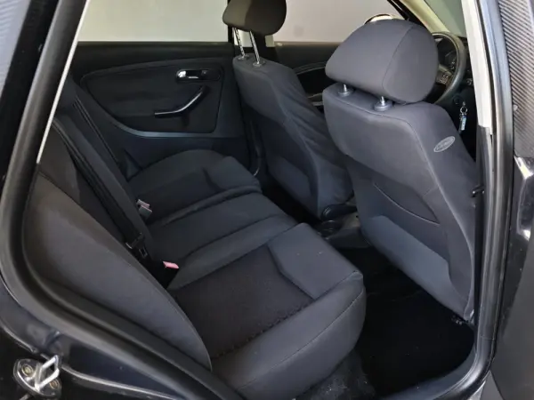 SEAT Ibiza 1.4 16V Sport 32