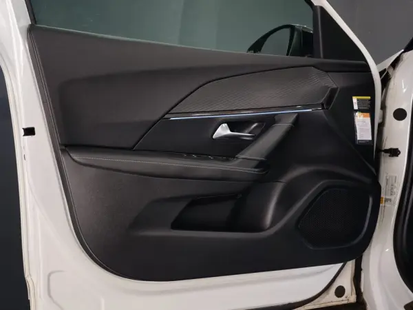 Peugeot e-2008 GT Pack 22