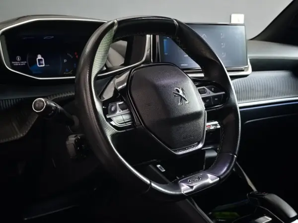 Peugeot e-2008 GT Pack 28