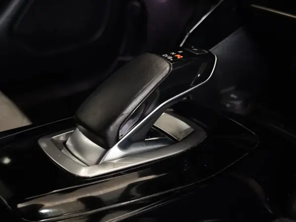 Peugeot e-2008 GT Pack 41