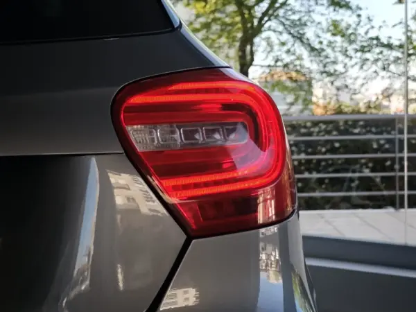 Mercedes-Benz A 200 CDI 7G-DCT AMG Line 19