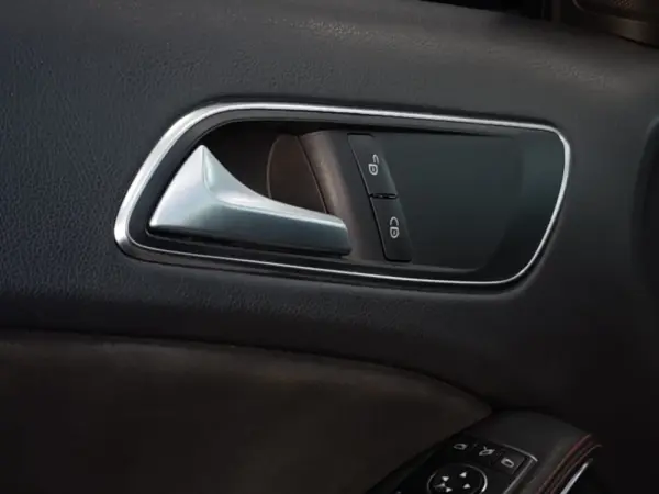 Mercedes-Benz A 200 CDI 7G-DCT AMG Line 27