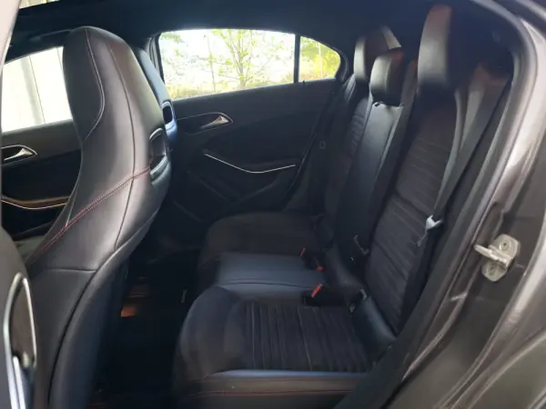 Mercedes-Benz A 200 CDI 7G-DCT AMG Line 37