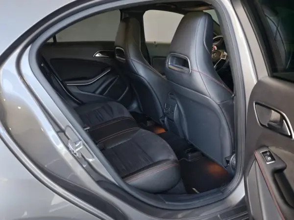 Mercedes-Benz A 200 CDI 7G-DCT AMG Line 39