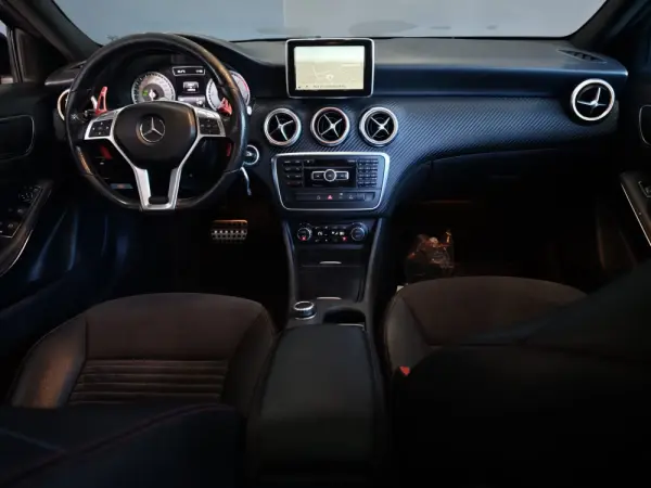 Mercedes-Benz A 200 CDI 7G-DCT AMG Line 42