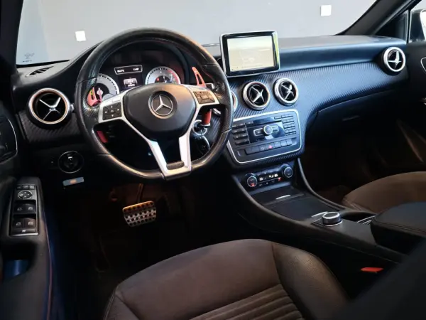 Mercedes-Benz A 200 CDI 7G-DCT AMG Line 49