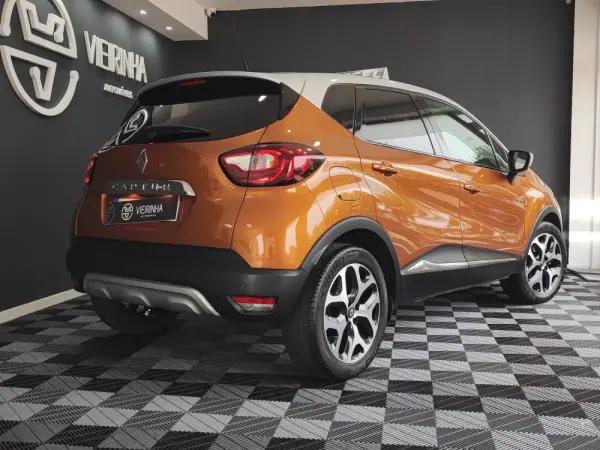 Renault Captur 1.5 dCi Exclusive EDC 11