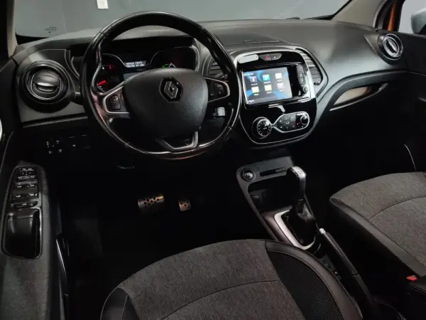 Renault Captur 1.5 dCi Exclusive EDC 26