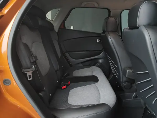 Renault Captur 1.5 dCi Exclusive EDC 28