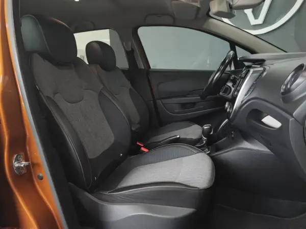 Renault Captur 1.5 dCi Exclusive EDC 37