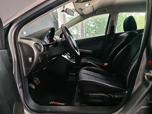 Mazda 2 1.3 MZR Comfort 23