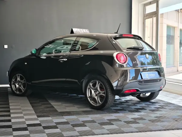 Alfa Romeo MiTo Distinctive 22