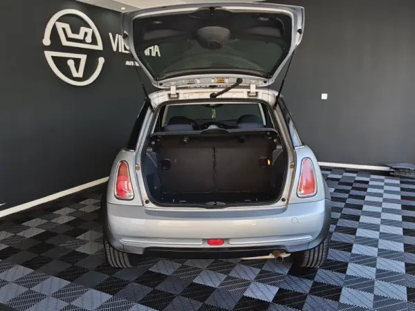 MINI 3 Portas ONE 47
