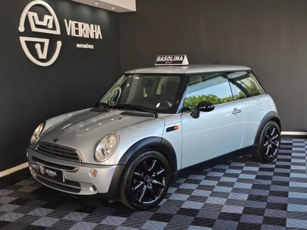 MINI 3 Portas ONE 8