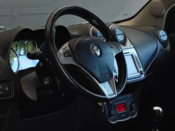 Alfa Romeo MiTo Distinctive 31