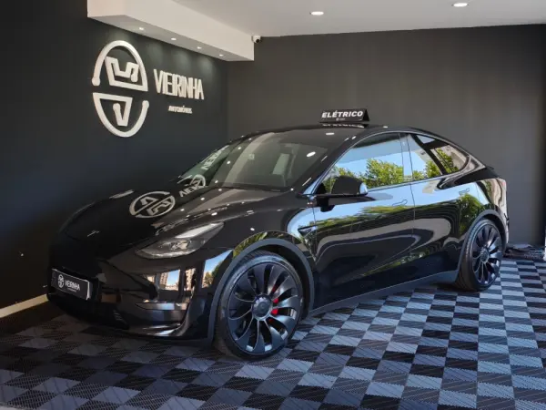 Tesla Model Y Performance Dual Motor AWD 5