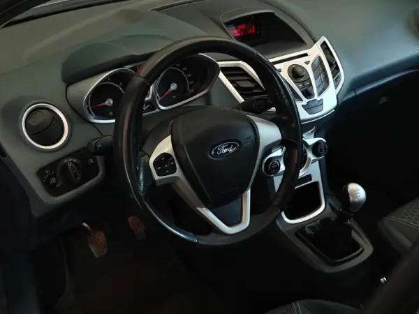 Ford Fiesta 1.25 Titanium 29