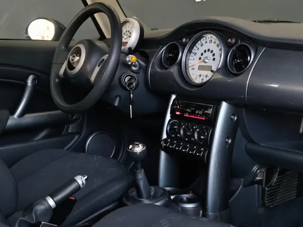 MINI 3 Portas ONE 36