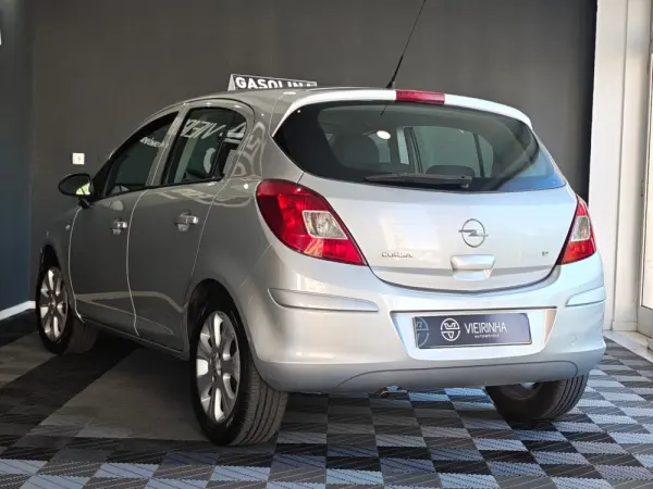 Opel Corsa 1.2 Enjoy 19
