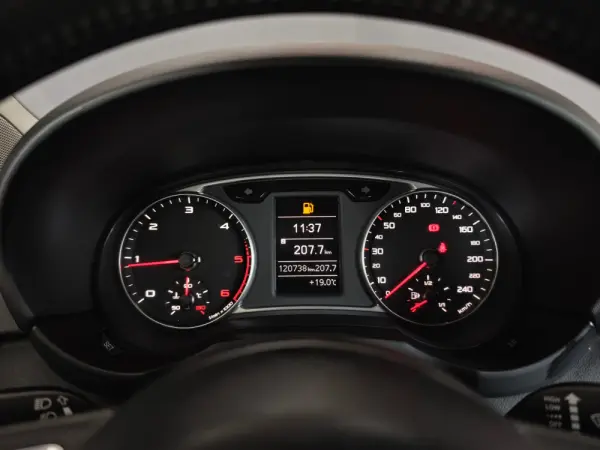 Audi A1 1.6 TDI Sport 99g 38