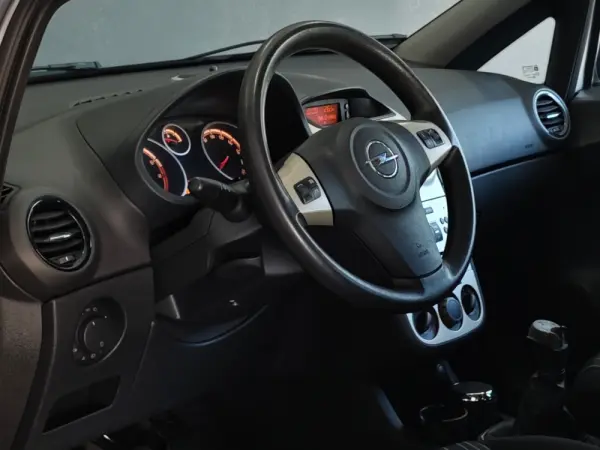 Opel Corsa 1.2 Enjoy 25