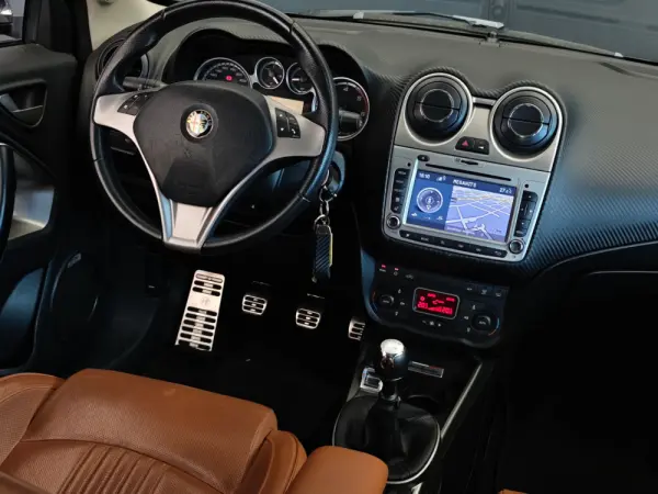 Alfa Romeo MiTo Distinctive 42