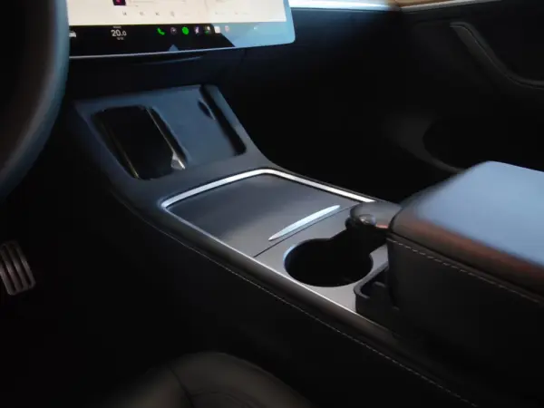 Tesla Model Y Performance Dual Motor AWD 43