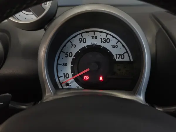 Peugeot 107 1.0 Sportium 2-Tronic 45