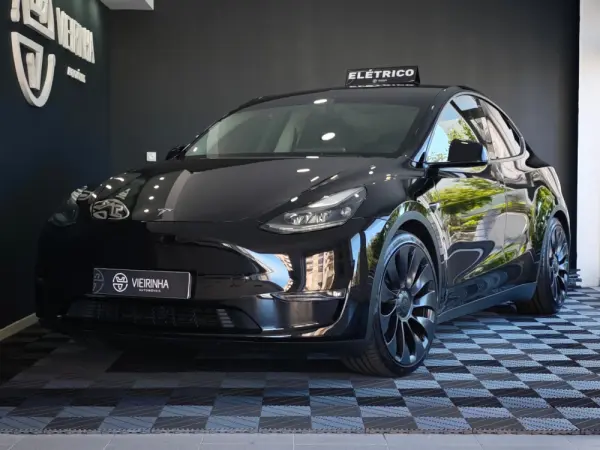 Tesla Model Y Performance Dual Motor AWD 6